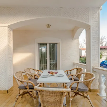 Manda - Sabunike Apartment Nin