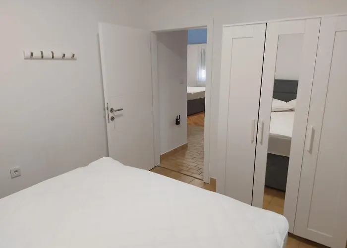 Manda - Sabunike Lägenhet